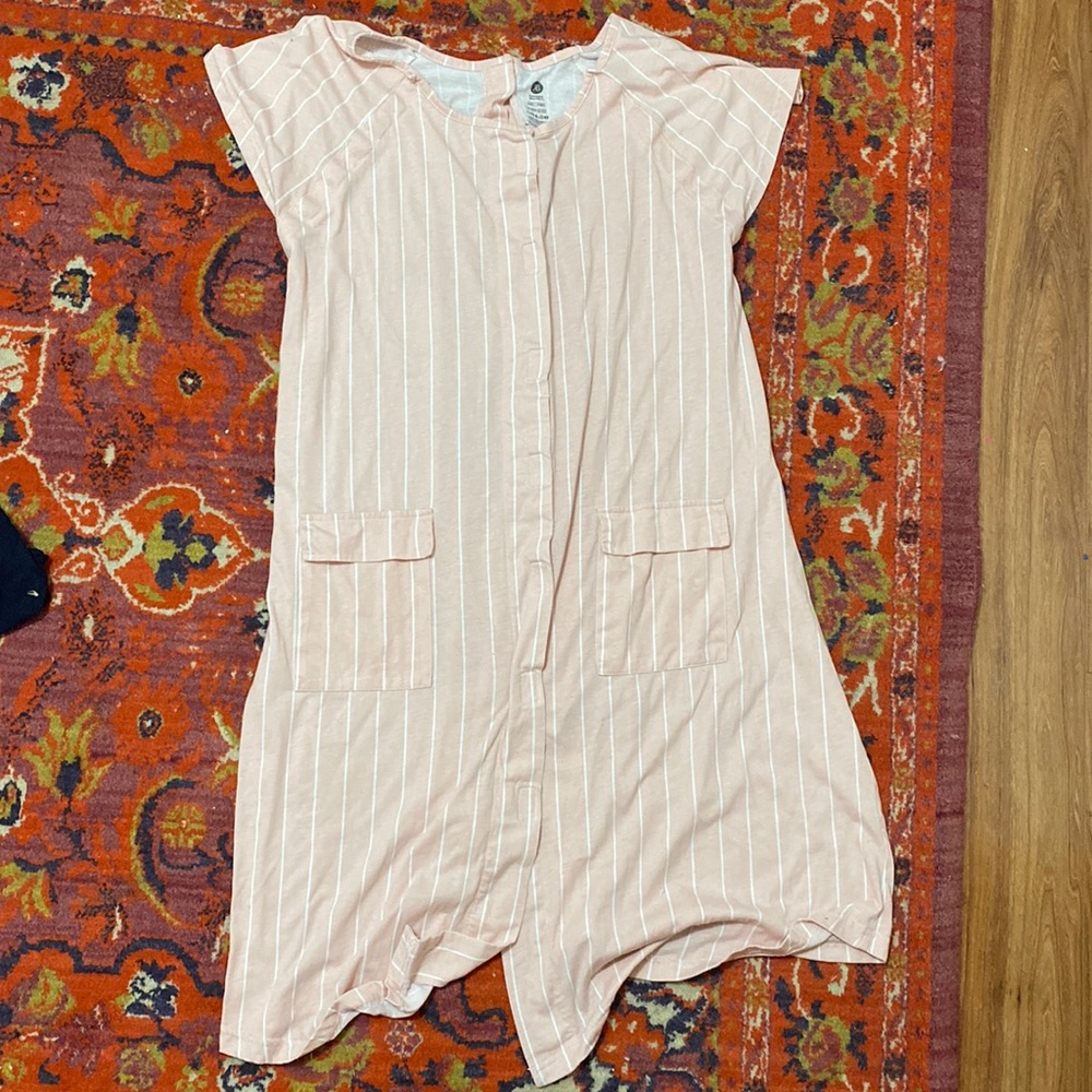 Kindred bravely pink stripe universal labor & delivery birthing gown